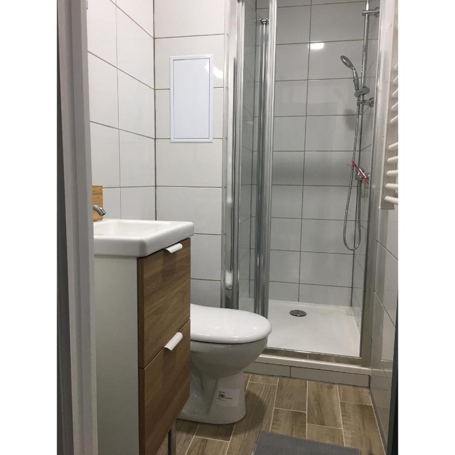 Apartment Et Bureau Propre, Fonctionnel *